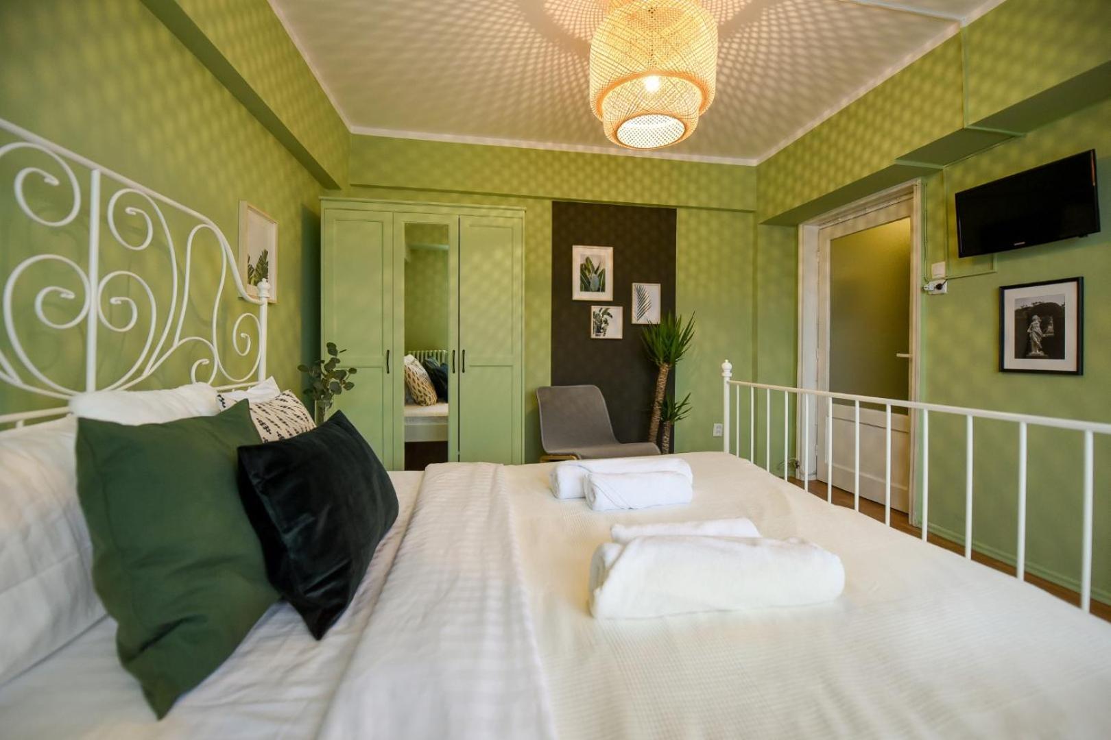 Chic Accommodation With Breathtaking Views Over Calea Victoriei - Your Central Heaven Bukurešť Pokoj fotografie