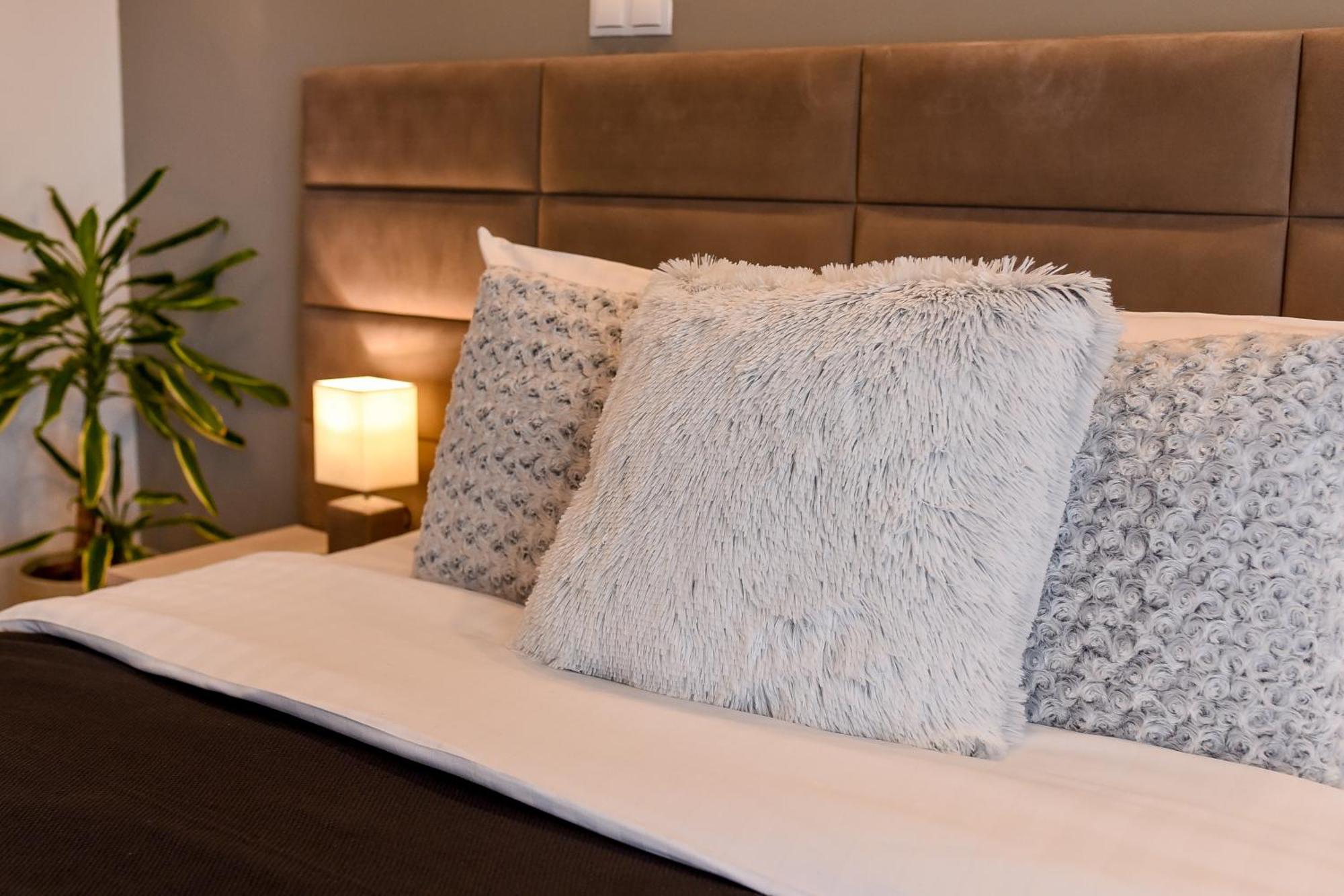 Chic Accommodation With Breathtaking Views Over Calea Victoriei - Your Central Heaven Bukurešť Exteriér fotografie